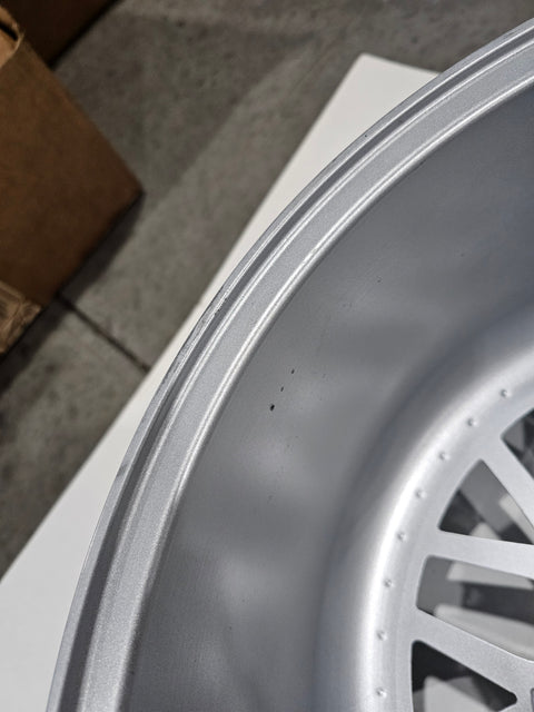 ESR Wheels SR01 Hypersilver w/Machined Lip 18x9.5 | 5x114.3 (89551422 SR01HS-ML) - Return