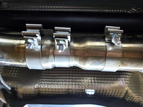 Invidia Q300 Cat-Back Exhaust | 2017-2021 VW Golf R 7.5 (HS17GFR753V4RS/T)