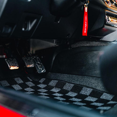 P2M Checkered Race Floor Mats - Front & Rear | 2003-2006 Mitsubishi Evo 8/9 (P2-CPTEVO8FRDG-TP)